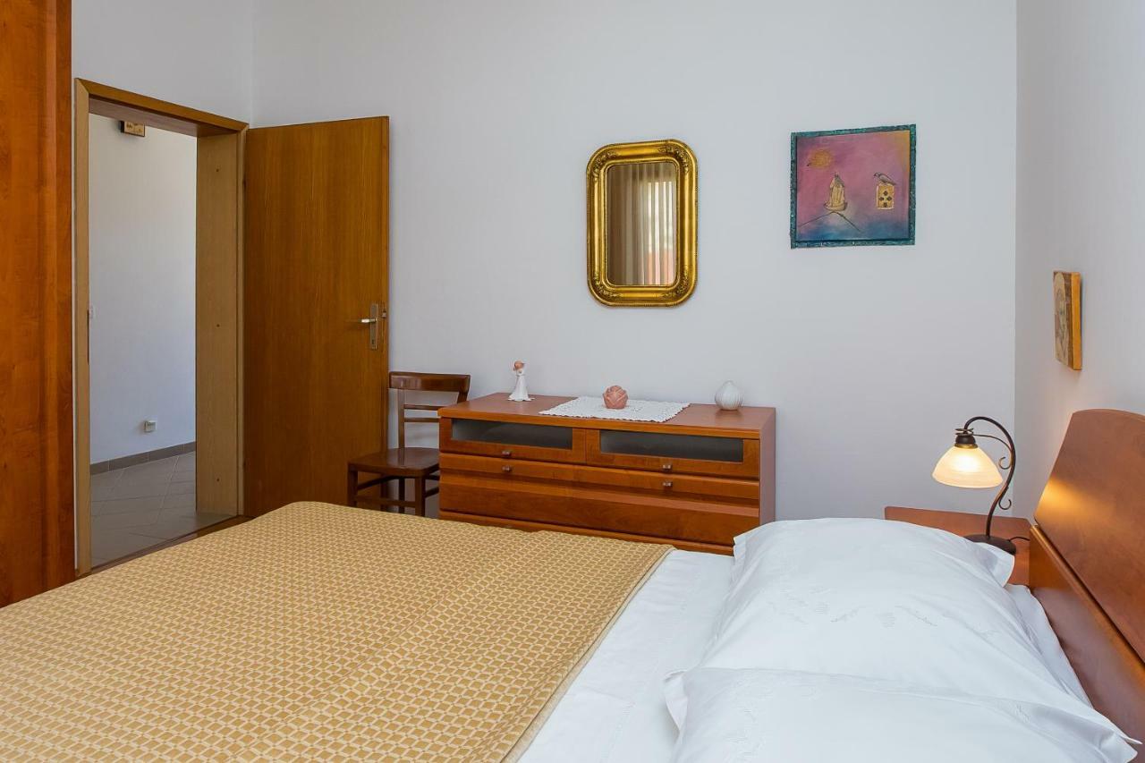 Apartment Olivera Trogir Exterior foto